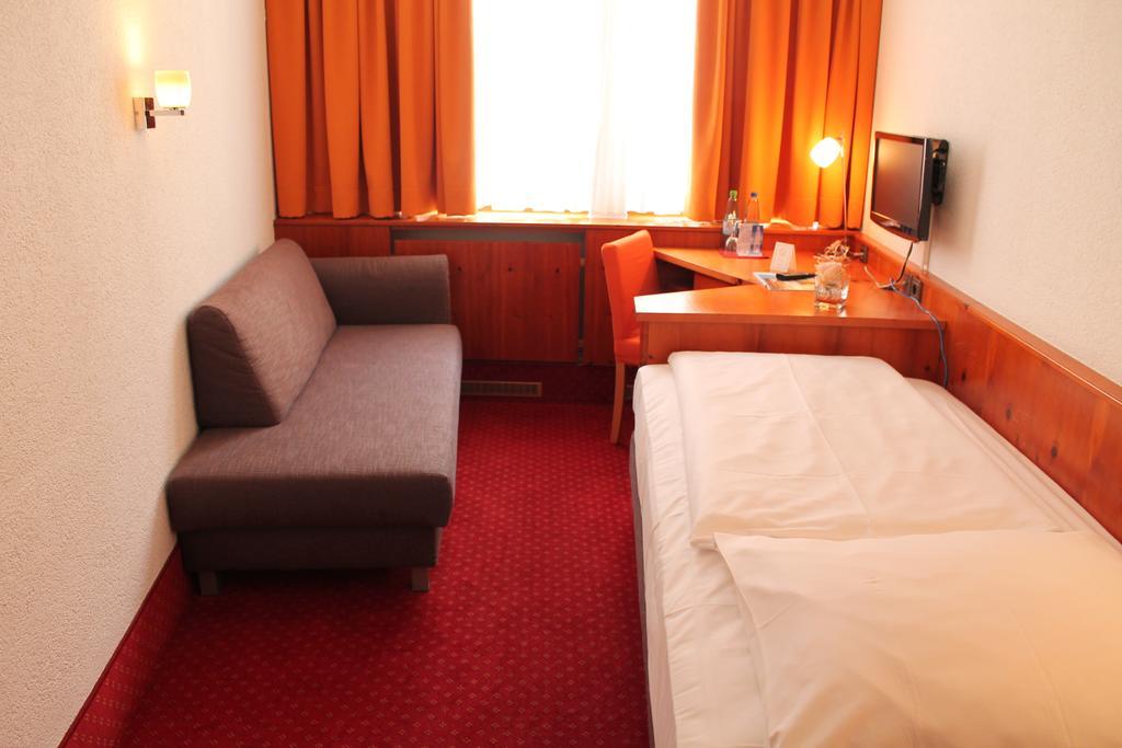 Steichele & Weinrestaurant Hotel 3*